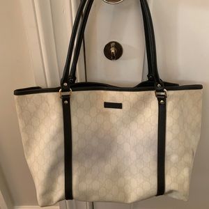 Gucci Signature Logo Tote